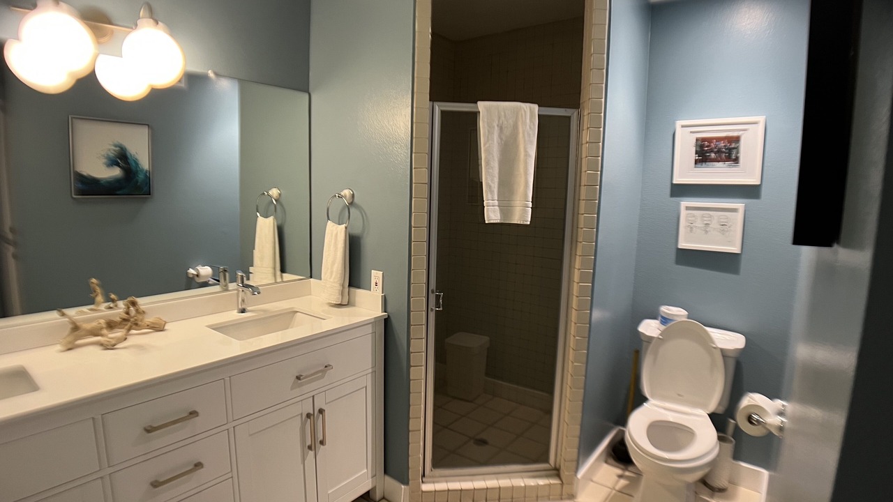 Photo of Bathroom in Marina Peninsula