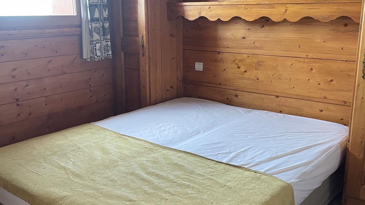 Photo of Bedroom in Arc-1800