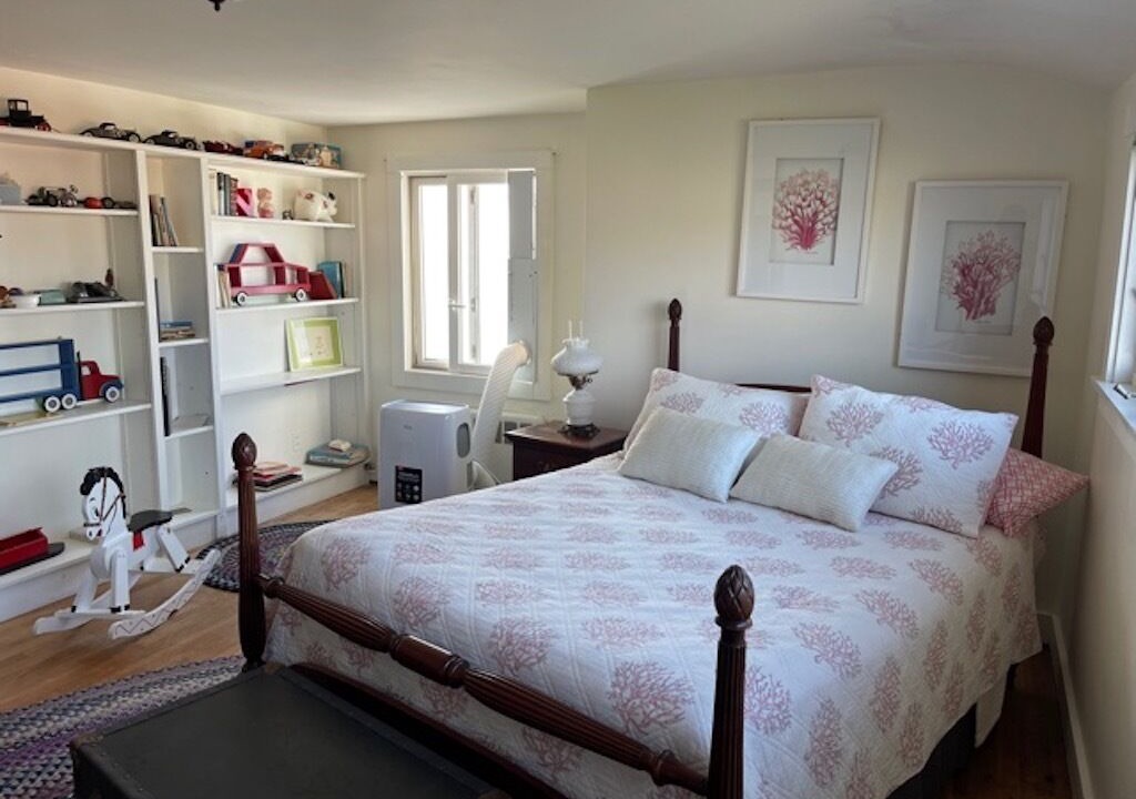 Photo of Bedroom in Old Saybrook