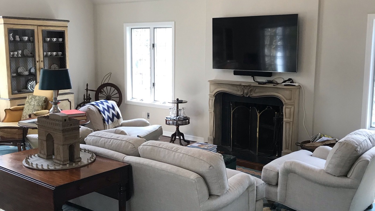 Photo of Livingroom in East Hampton North