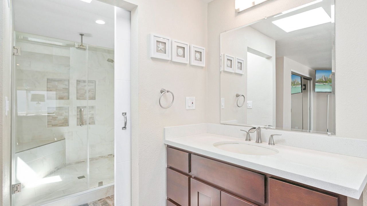 Photo of Bathroom in Balboa Peninsula
