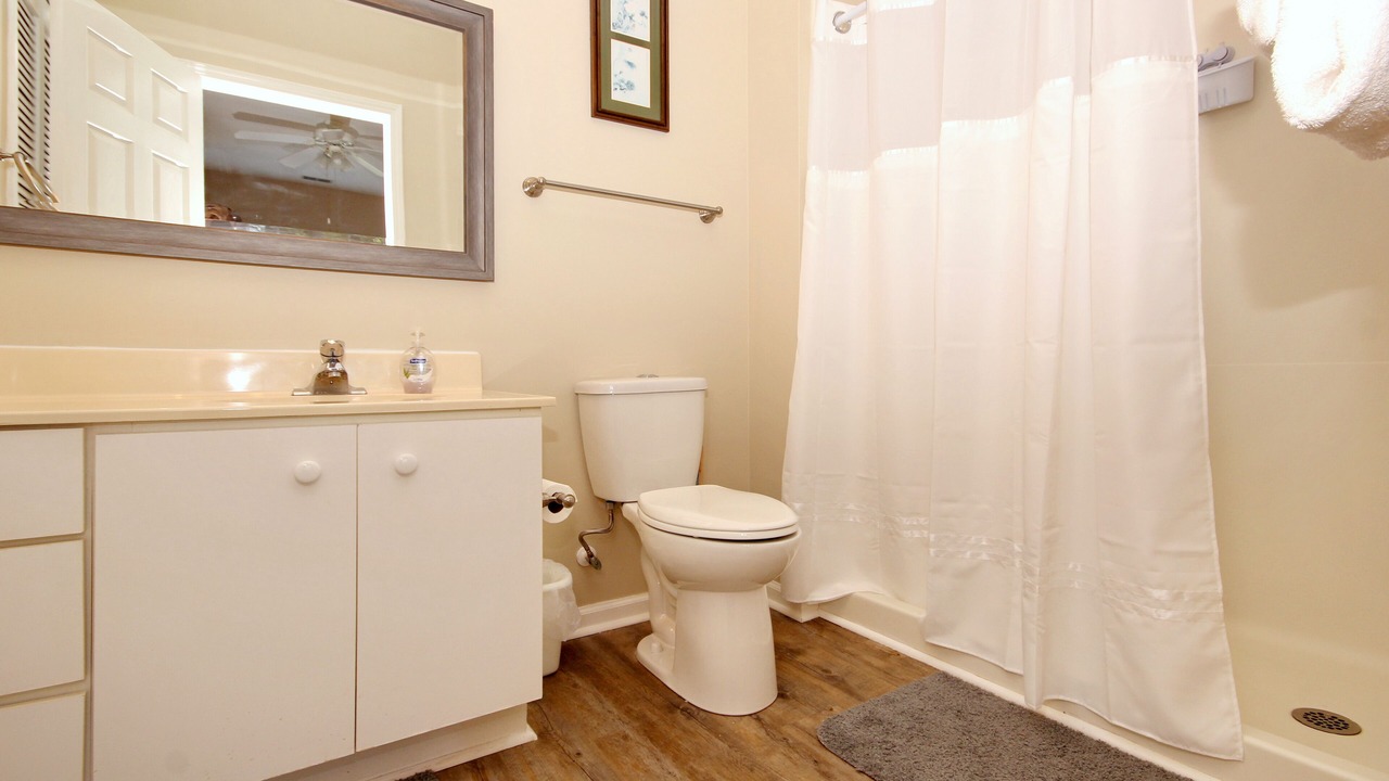 Photo of Bathroom in Red Hill
