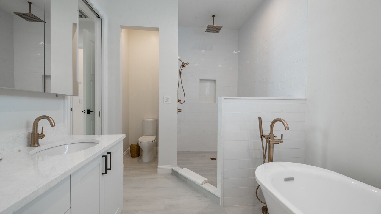 Photo of Bathroom in West Bay