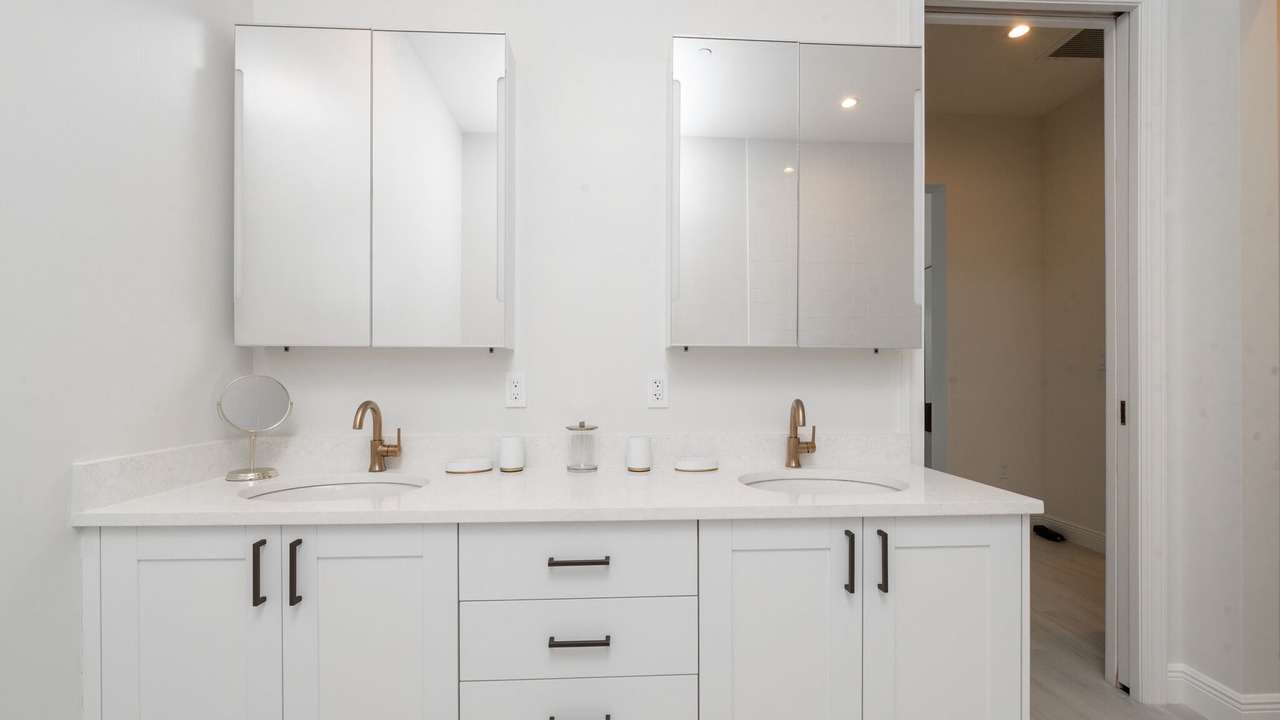Photo of Bathroom in West Bay