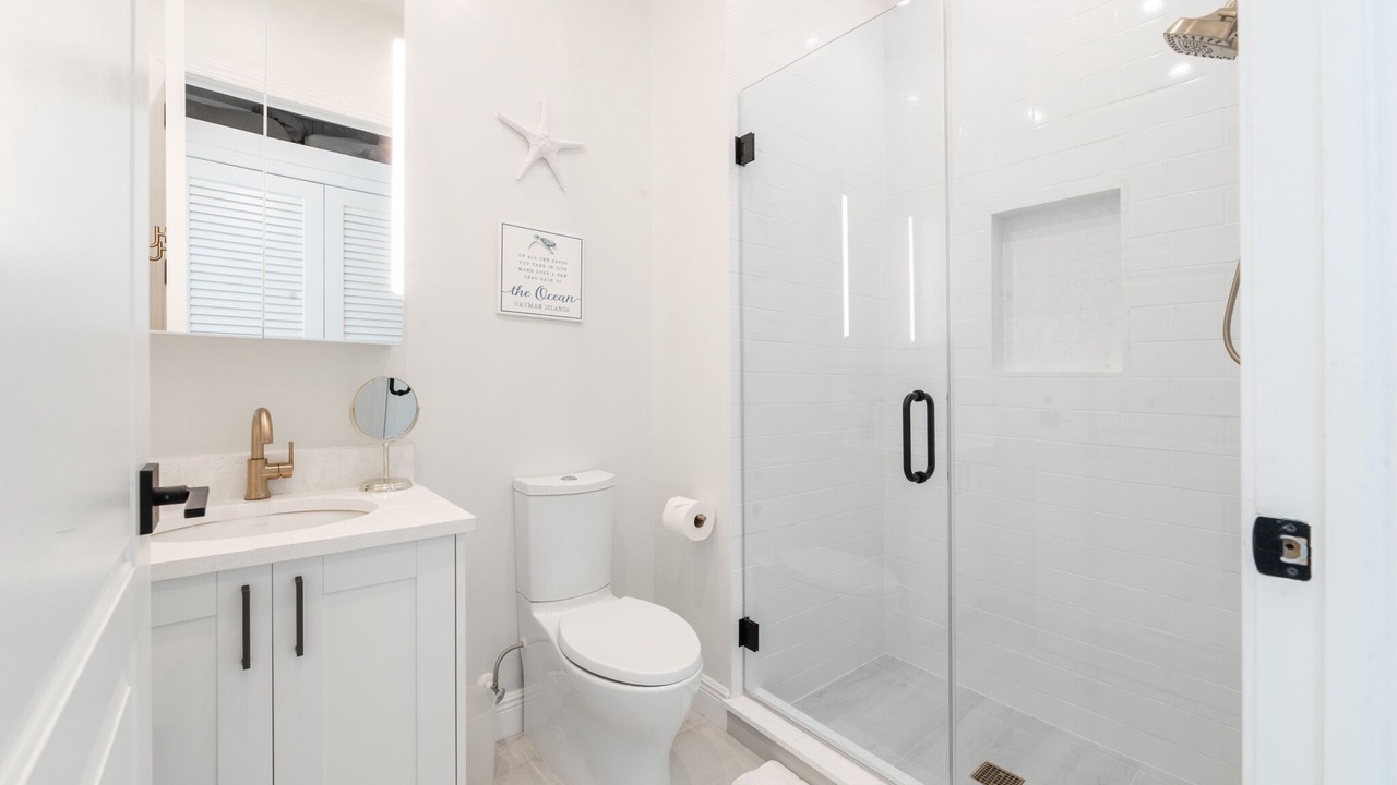 Photo of Bathroom in West Bay