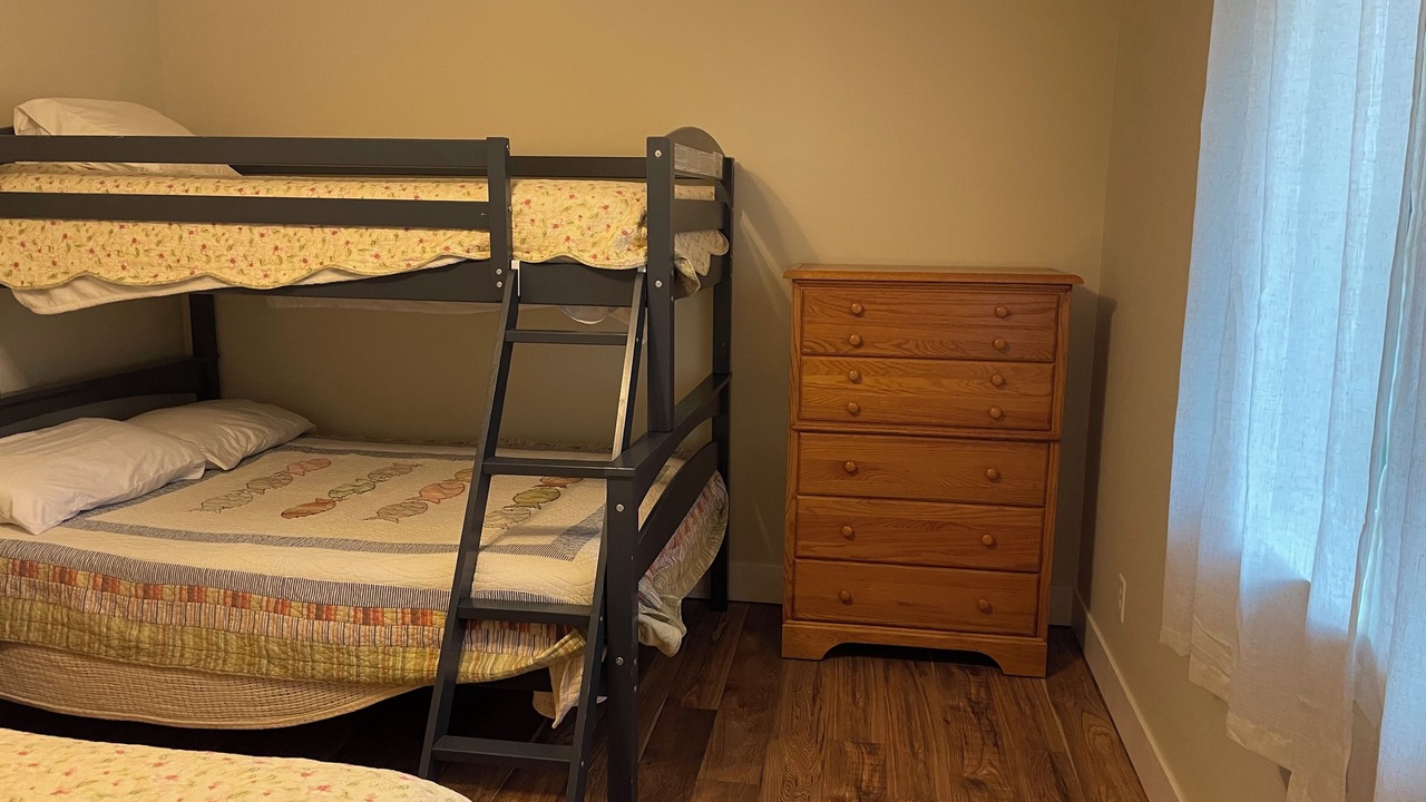 Photo of Bedroom in Twin Lake