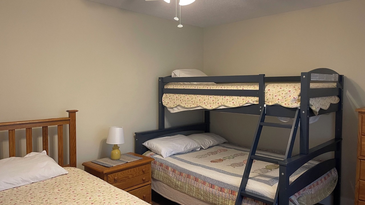 Photo of Bedroom in Twin Lake