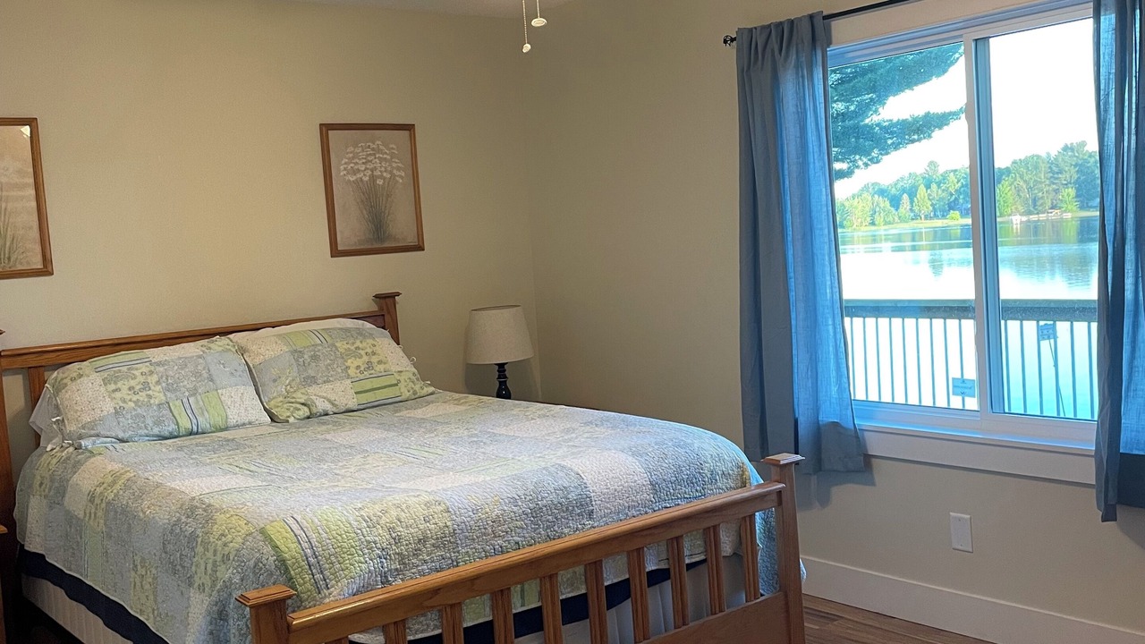 Photo of Bedroom in Twin Lake