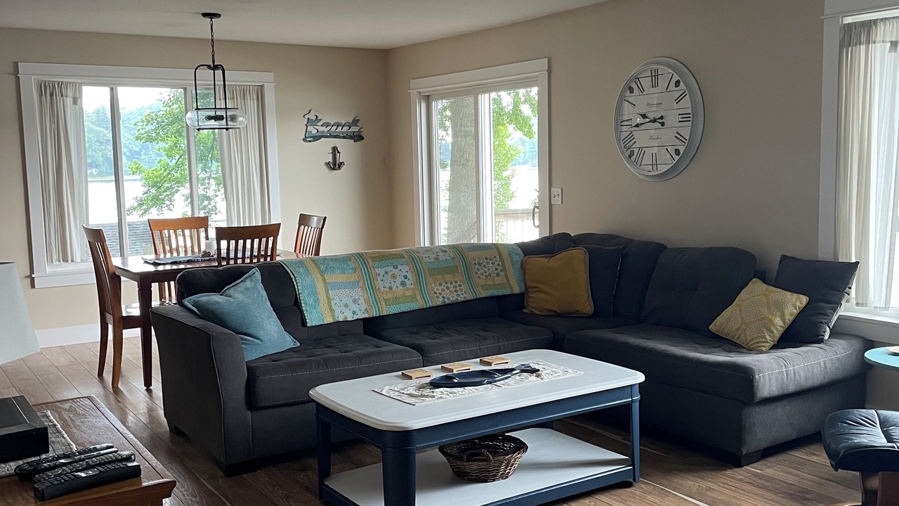 Photo of Livingroom in Twin Lake