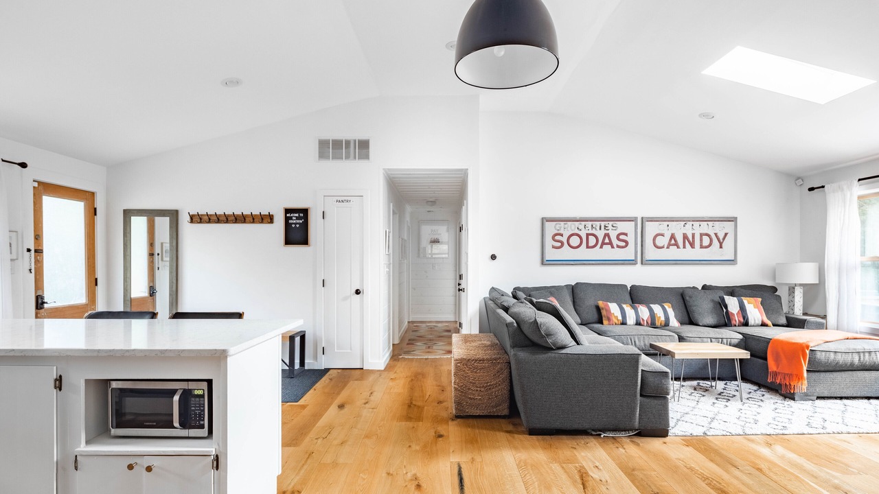 Photo of Livingroom in Saugerties