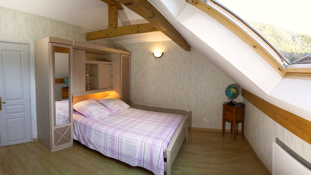 Photo of Bedroom in Thones