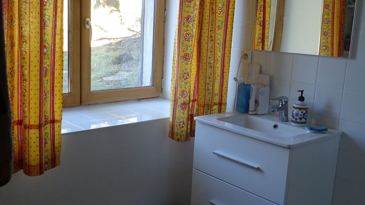 Photo of Bathroom in Saint-Barthelemy-Grozon