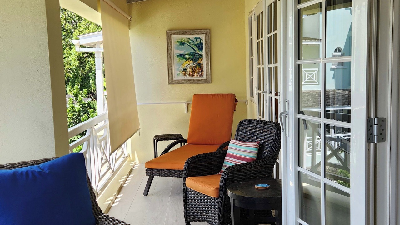 Photo of Patio Balcony in Marine Gardens