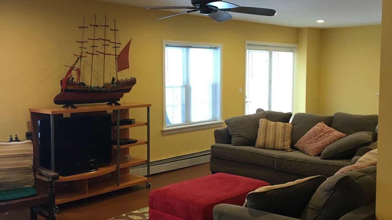 Photo of Livingroom in Swan Lake