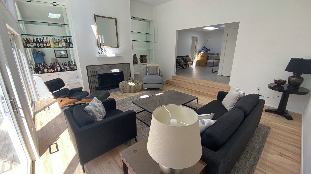 Photo of Livingroom in Amagansett North