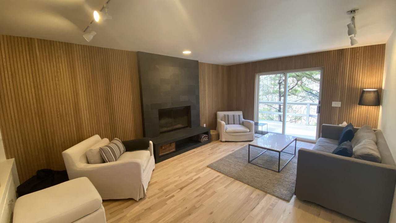 Photo of Livingroom in Amagansett North