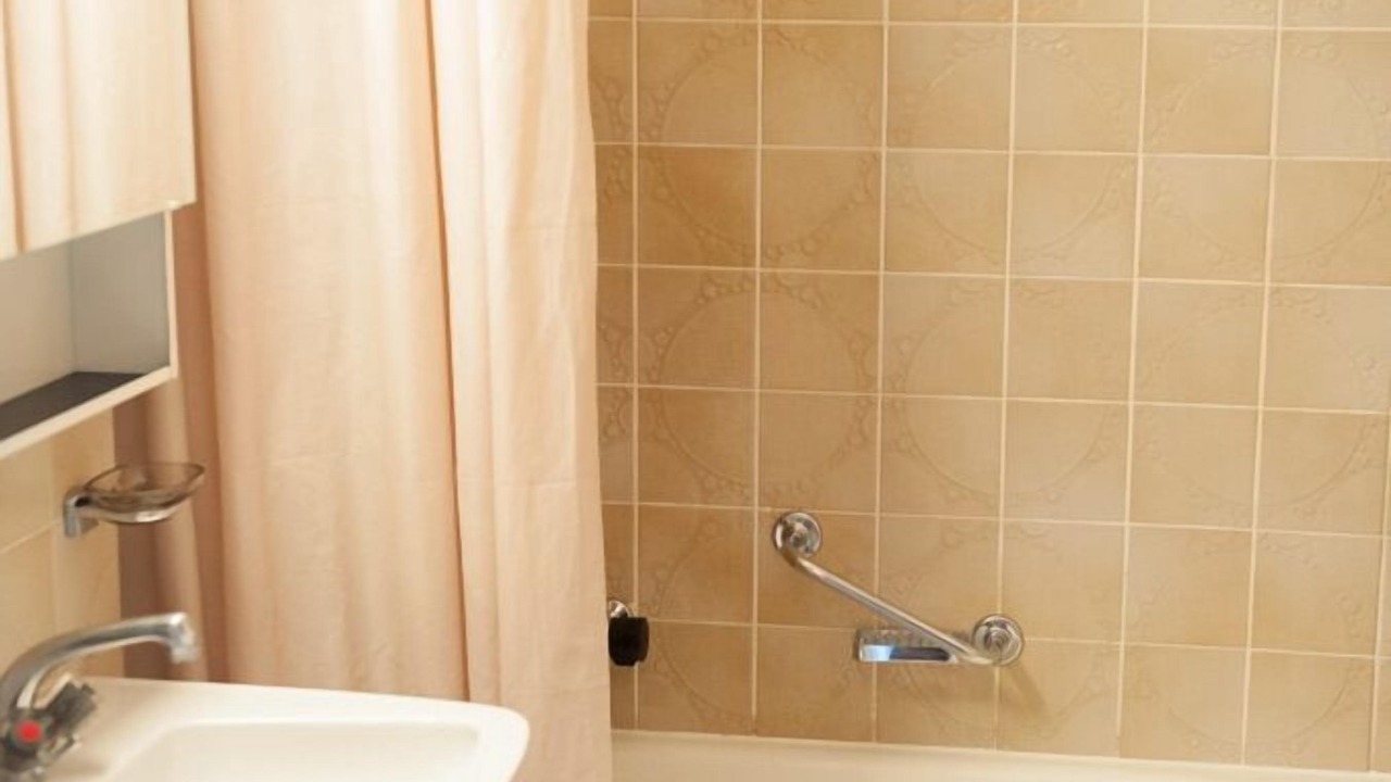 Photo of Bathroom in Vex
