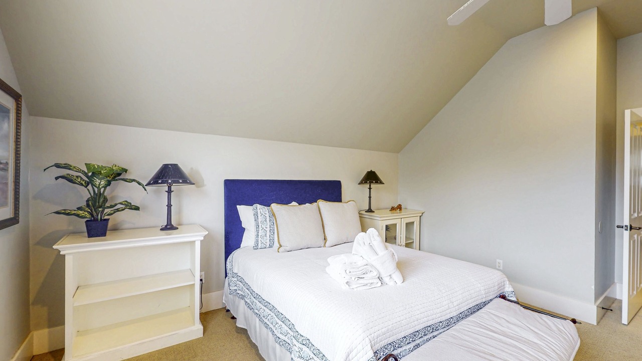 Photo of Bedroom in Folly Field