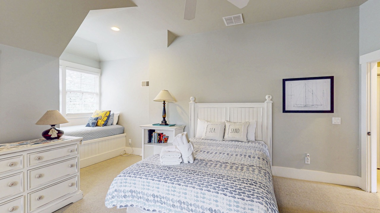 Photo of Bedroom in Folly Field
