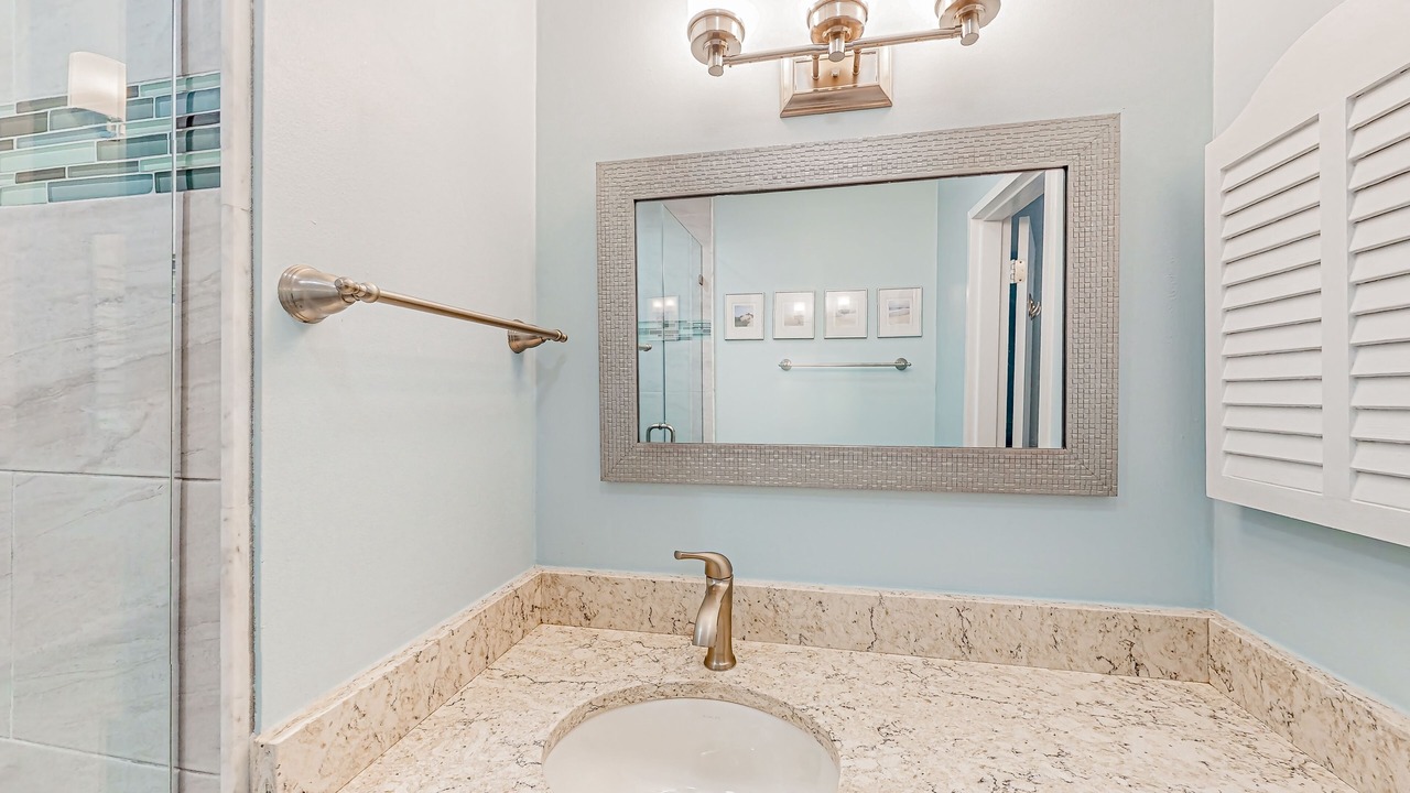 Photo of Bathroom in Folly Field