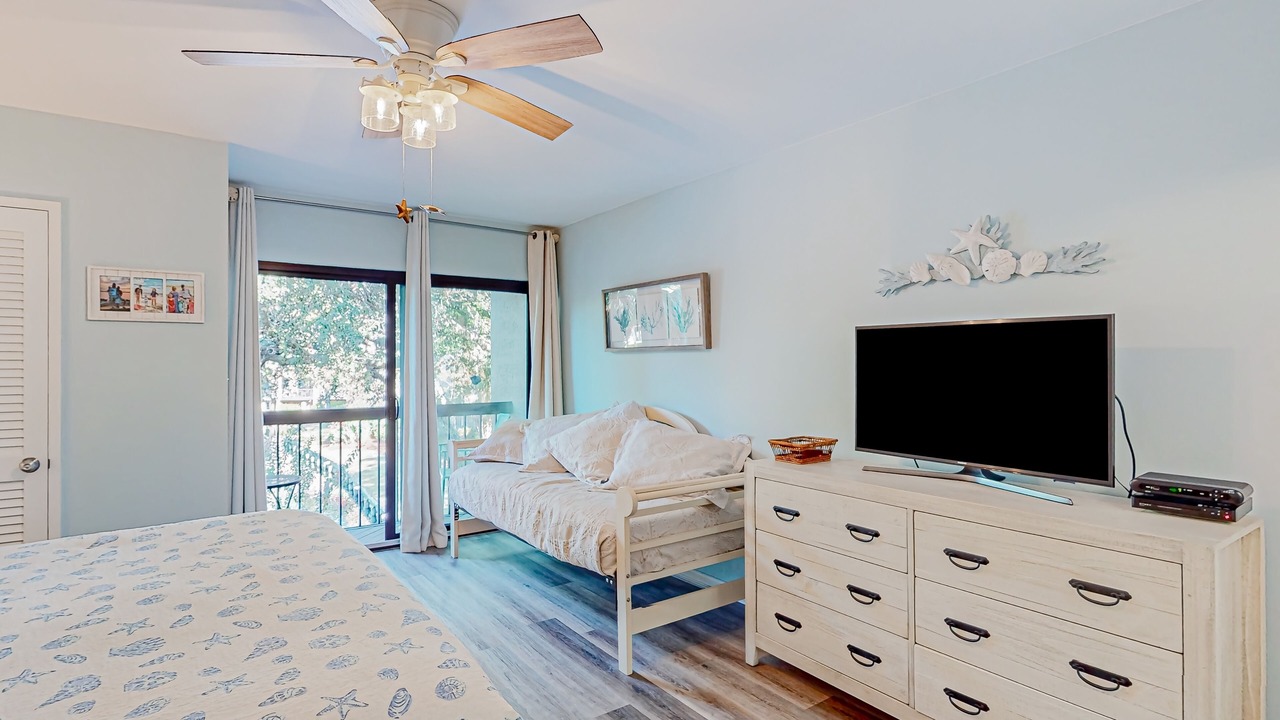 Photo of Bedroom in Folly Field