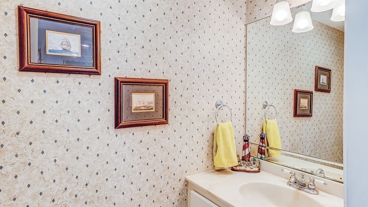 Photo of Bathroom in Folly Field