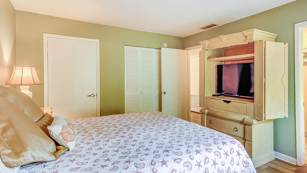 Photo of Bedroom in Folly Field