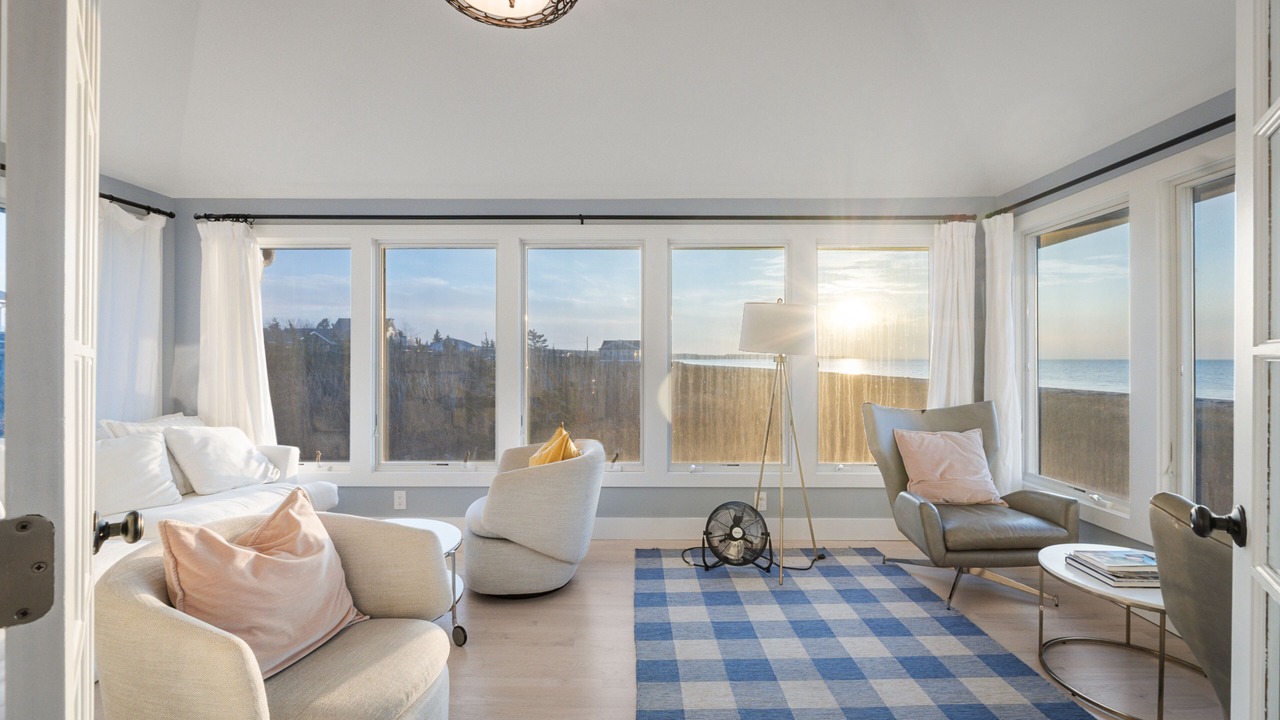 Photo of Livingroom in Southold