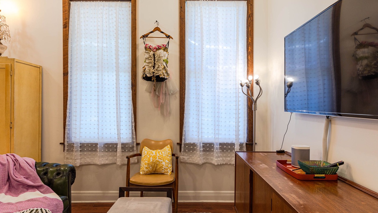 Photo of Livingroom in Mid-City