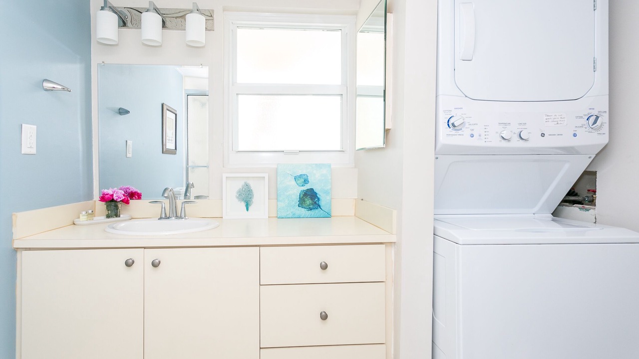Photo of Bathroom in Seven Mile Beach