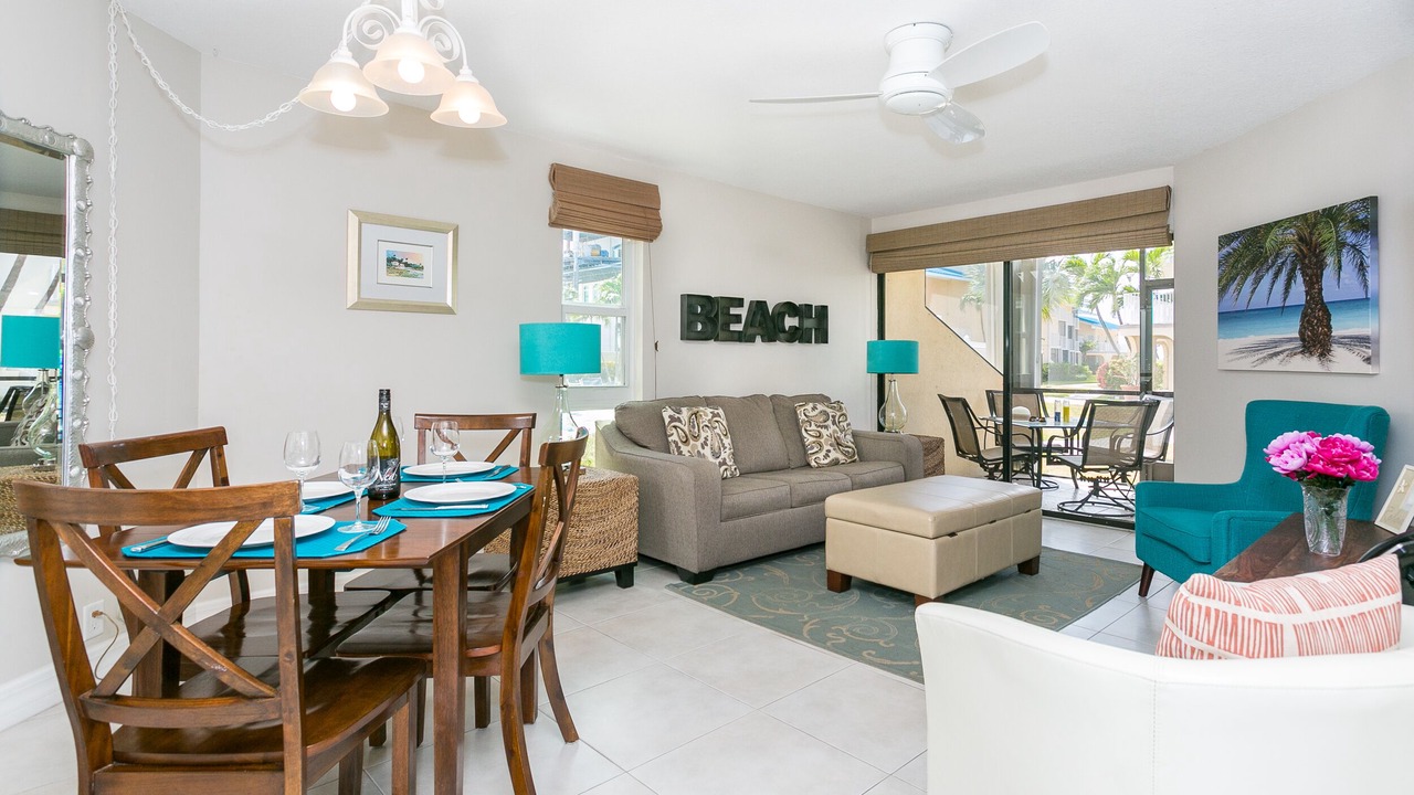 Photo of Livingroom in Seven Mile Beach