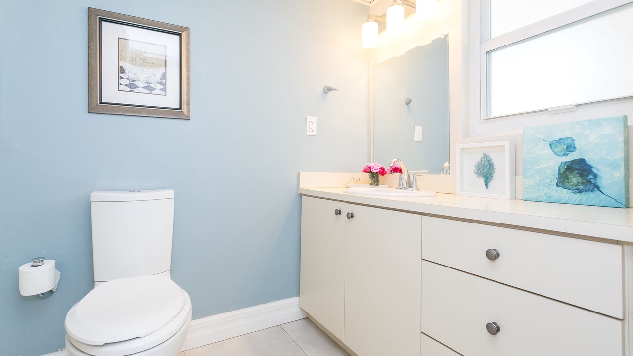 Photo of Bathroom in Seven Mile Beach