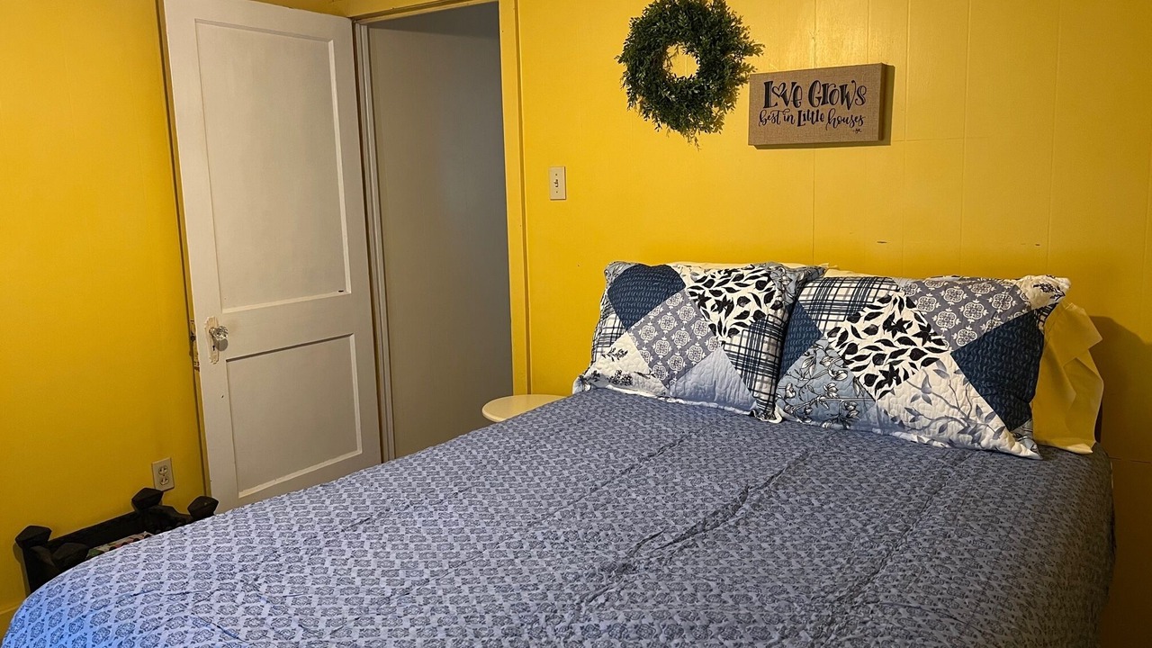 Photo of Bedroom in Scott