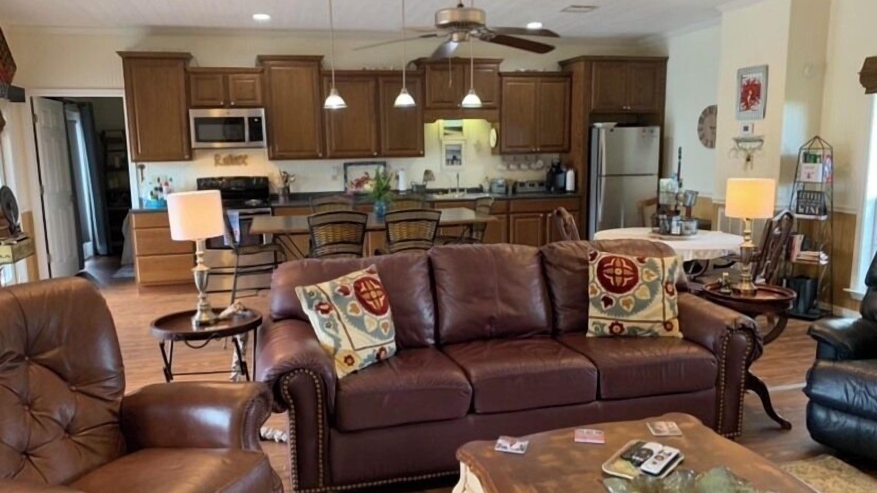 Photo of Livingroom in Milton