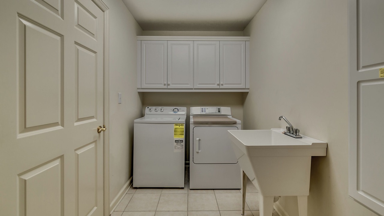 Photo of Bedroom in Arcadian Shores