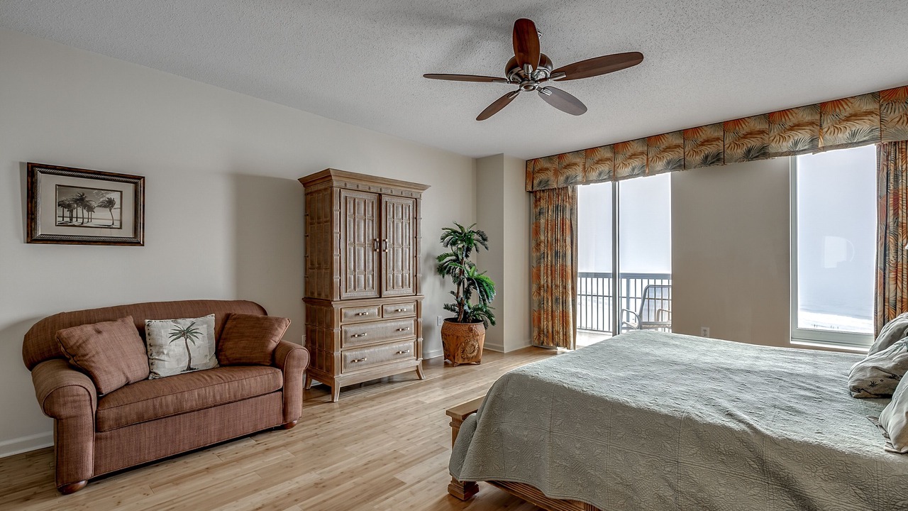 Photo of Bedroom in Arcadian Shores