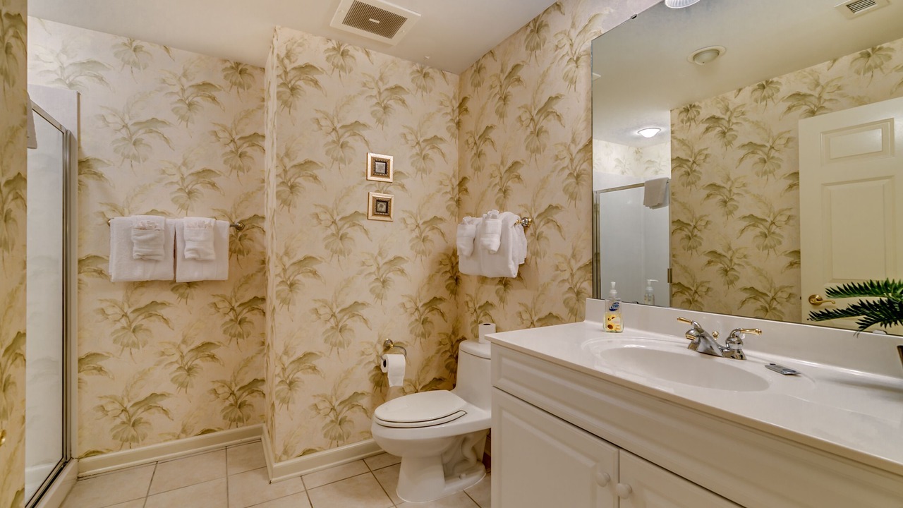 Photo of Bathroom in Arcadian Shores