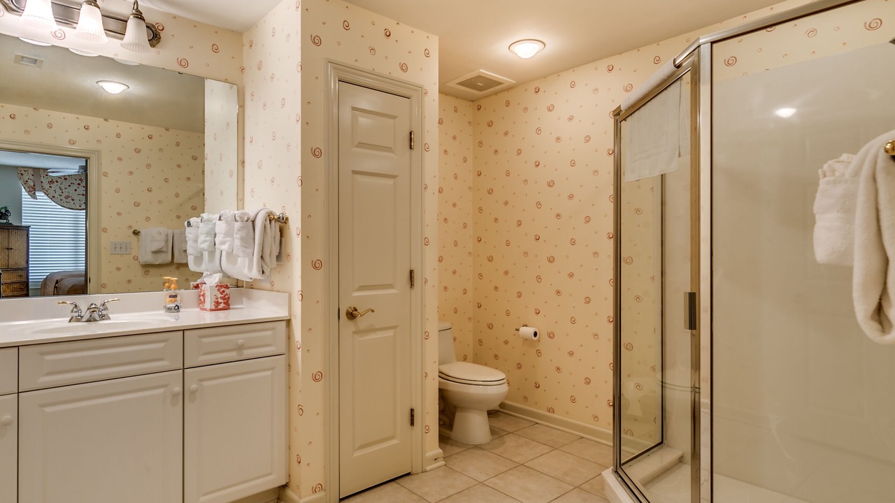 Photo of Bathroom in Arcadian Shores