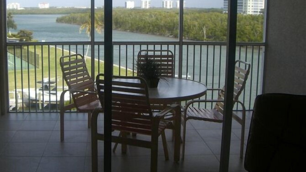 Photo of Bedroom in Vanderbilt Beach