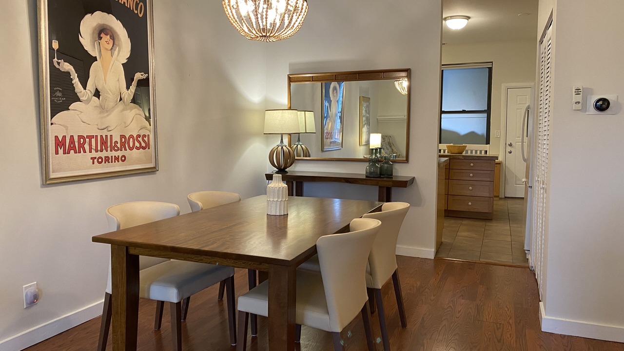 Photo of Bedroom in Roscoe Village