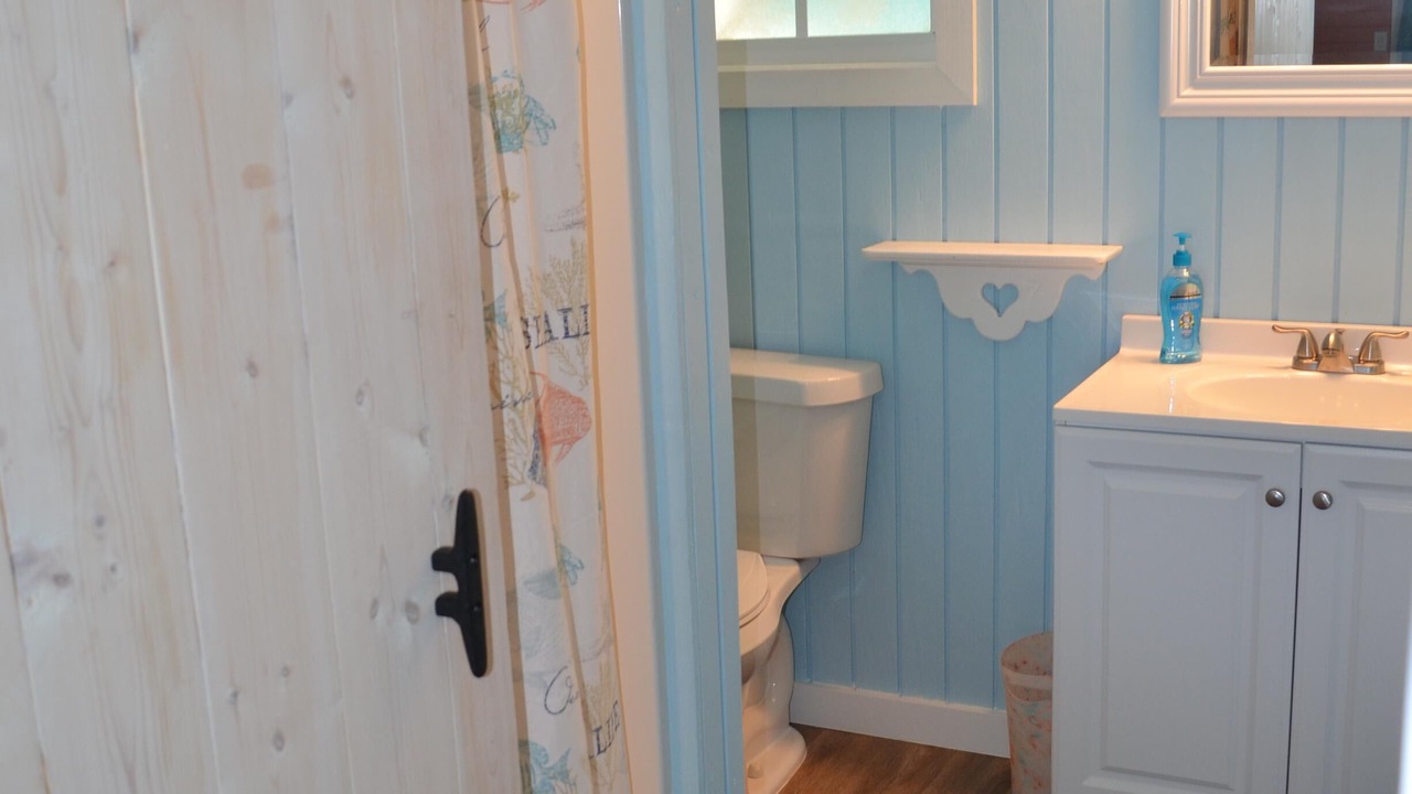 Photo of Bathroom in Spanish Wells