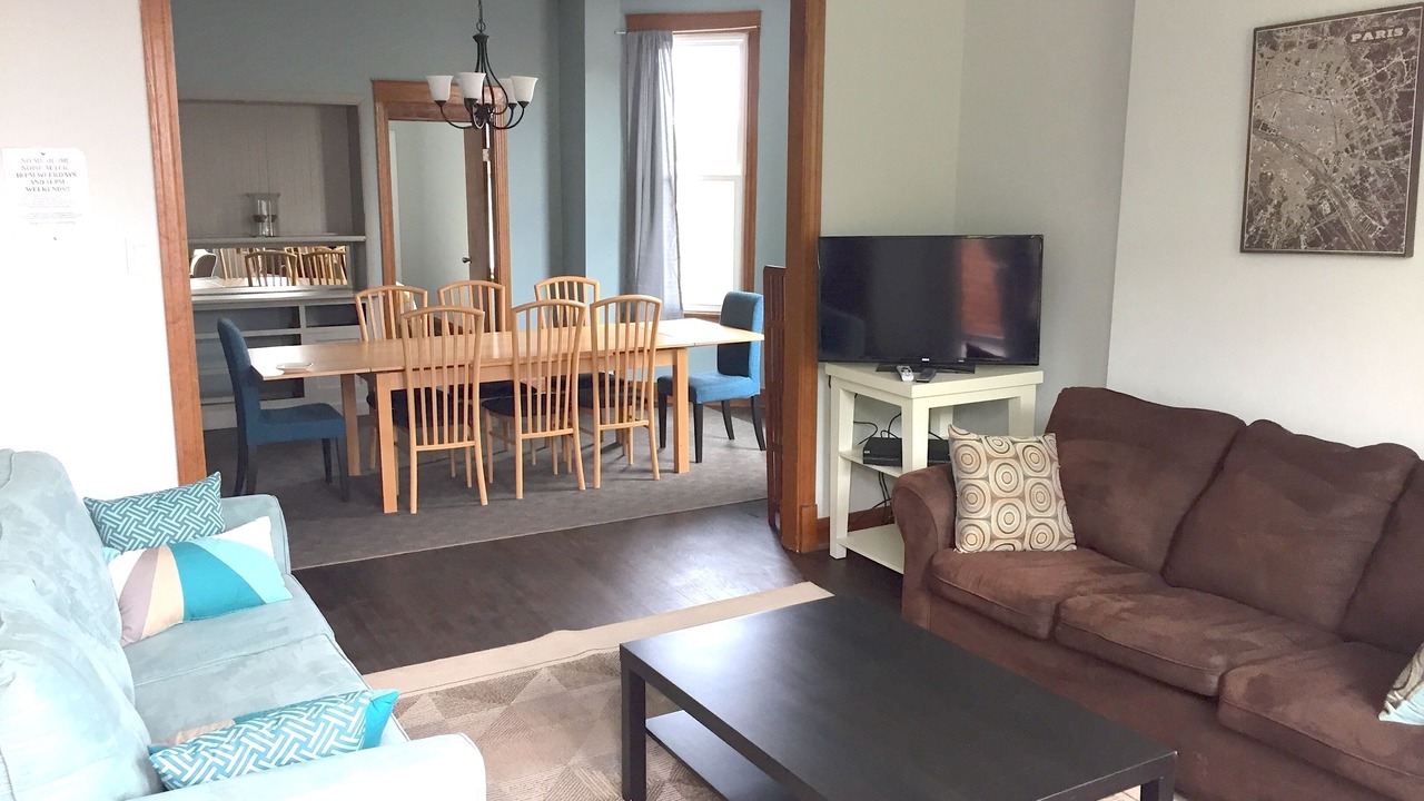 Photo of Livingroom in Wrigleyville