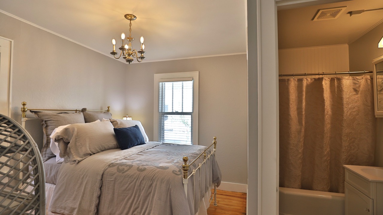 Photo of Bedroom in Peoria Heights