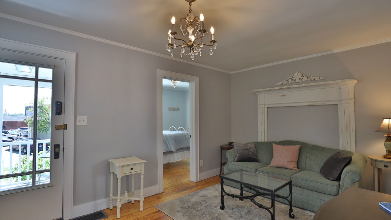 Photo of Livingroom in Peoria Heights