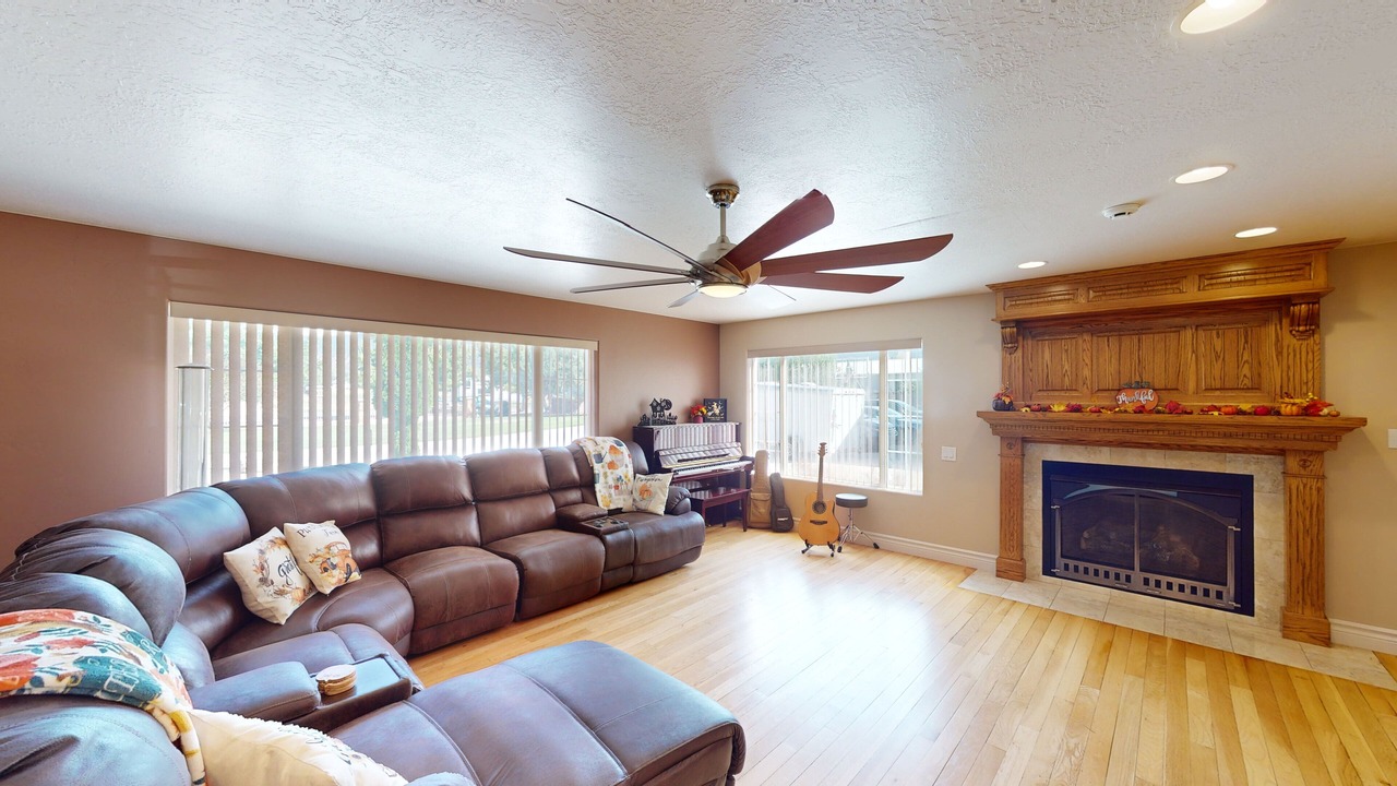 Photo of Livingroom in Parowan