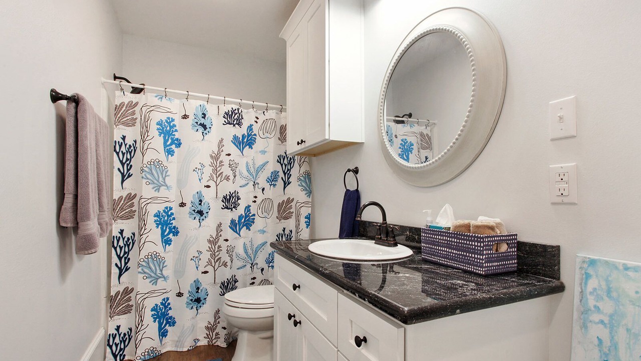 Photo of Bathroom in Algiers Point