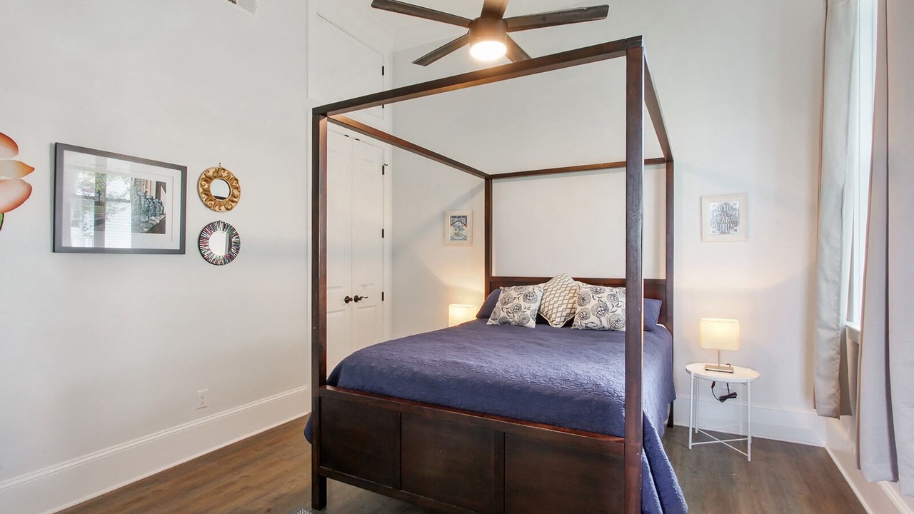 Photo of Bedroom in Algiers Point