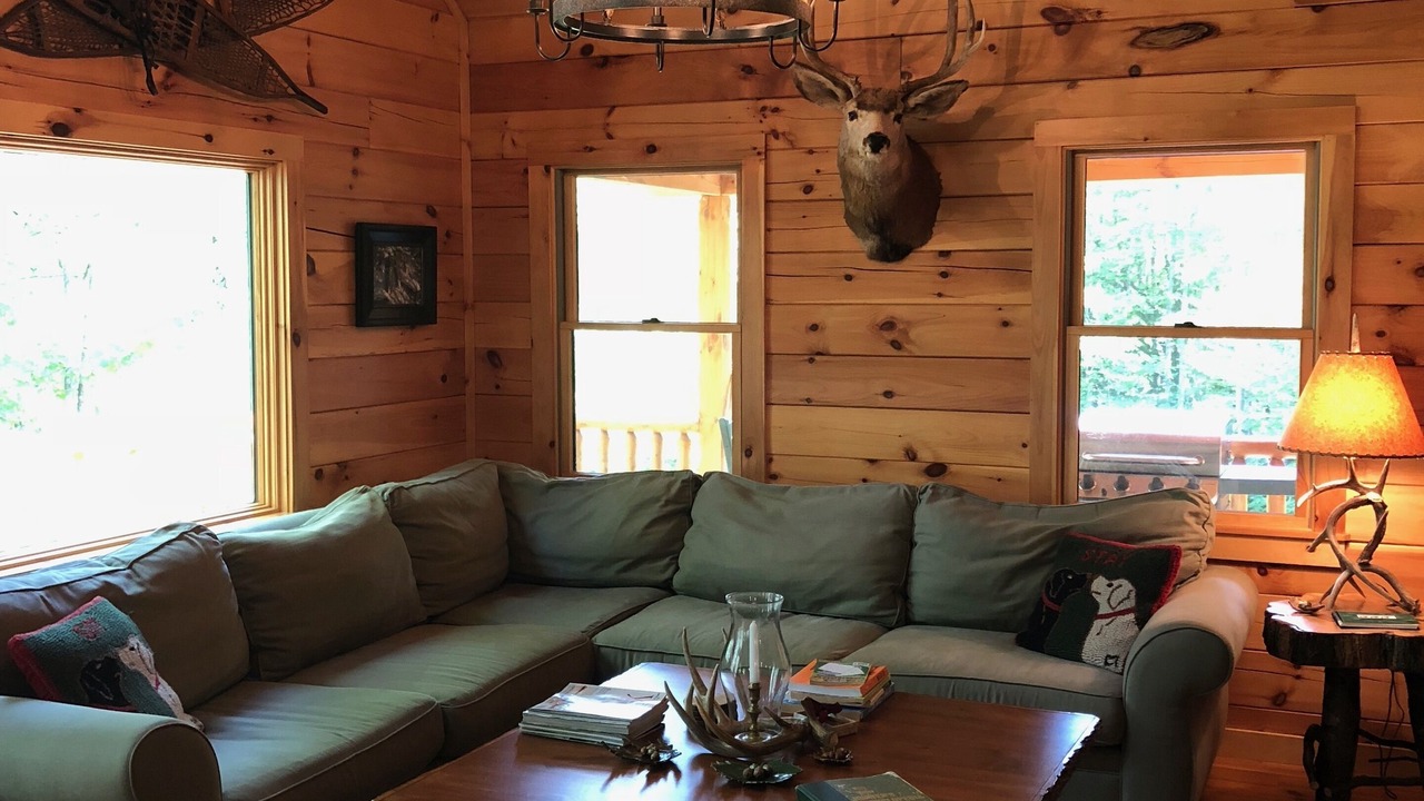 Photo of Livingroom in Campton Hollow