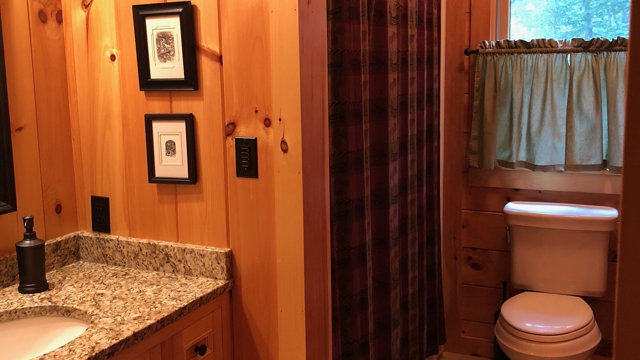 Photo of Bathroom in Campton Hollow