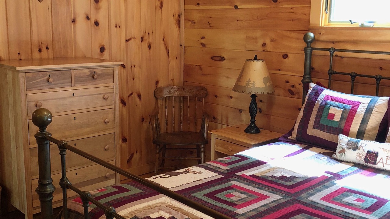 Photo of Bedroom in Campton Hollow